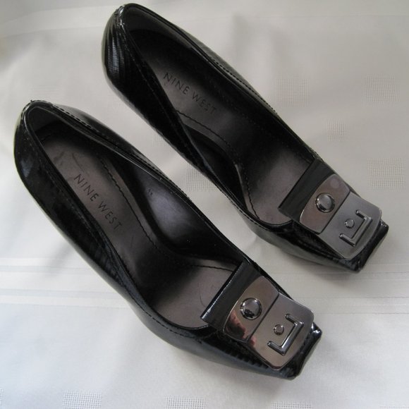 NINE WEST WOMEN'S BLACK LEATHER PUMPS - SIZE 5 1/2 M - PRE-OWNED - Picture 2 of 9